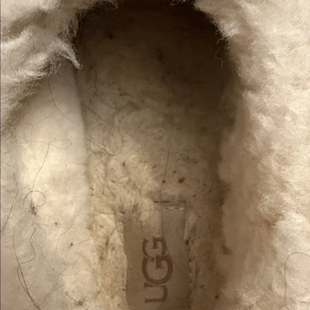 UGG cream Fleece Slippers - Picture 3 of 4